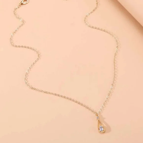 *Laura* Teardrop Pendant Necklace - Picture 4 of 4